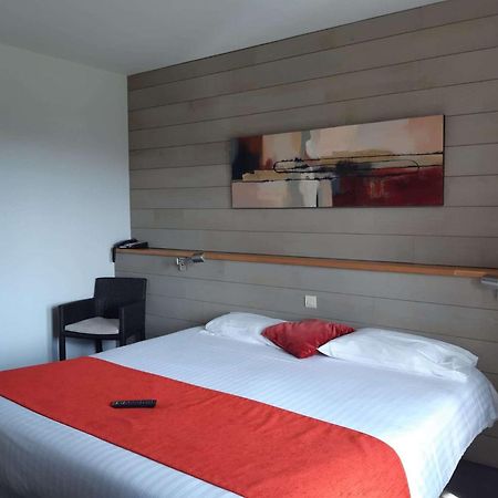Brit Hotel Du Golf Le Lodge 萨利-德贝阿恩 外观 照片
