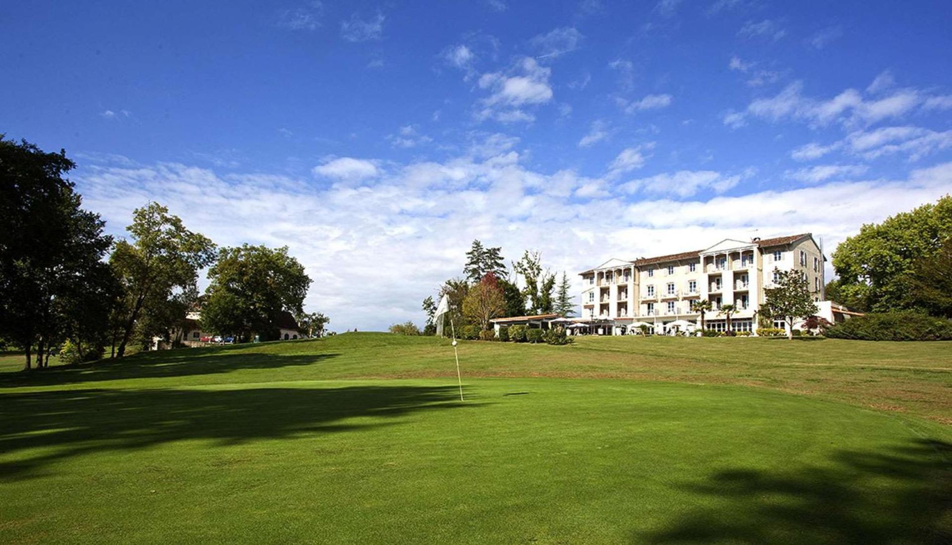 Brit Hotel Du Golf Le Lodge 萨利-德贝阿恩 外观 照片